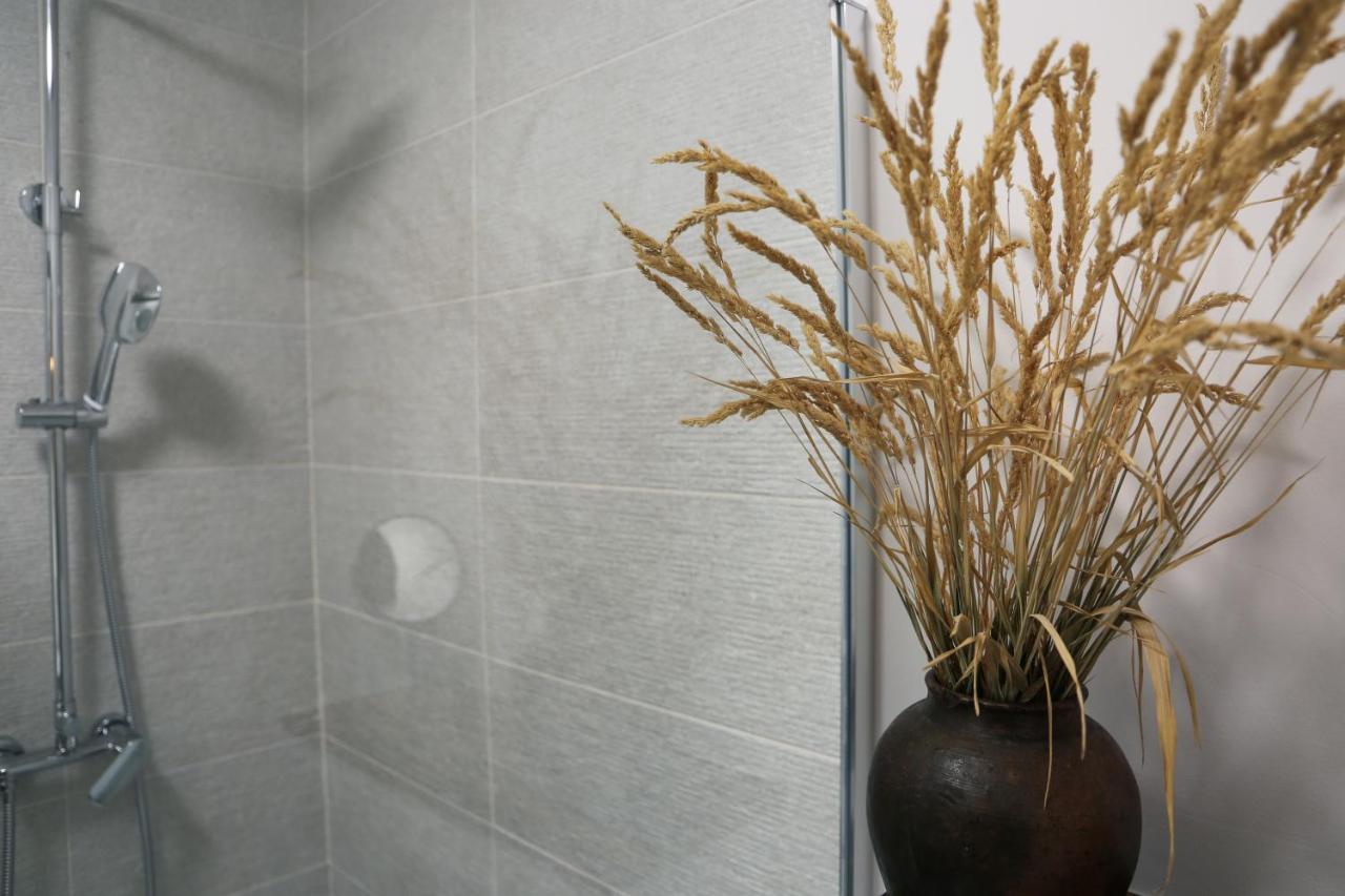Flora Studio Apartments Korenica Ngoại thất bức ảnh
