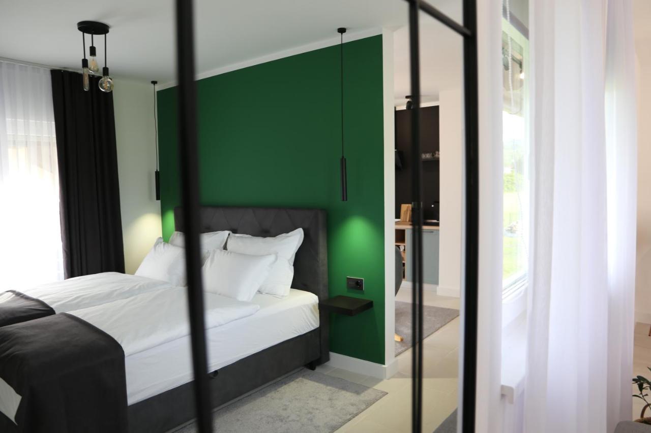Flora Studio Apartments Korenica Ngoại thất bức ảnh