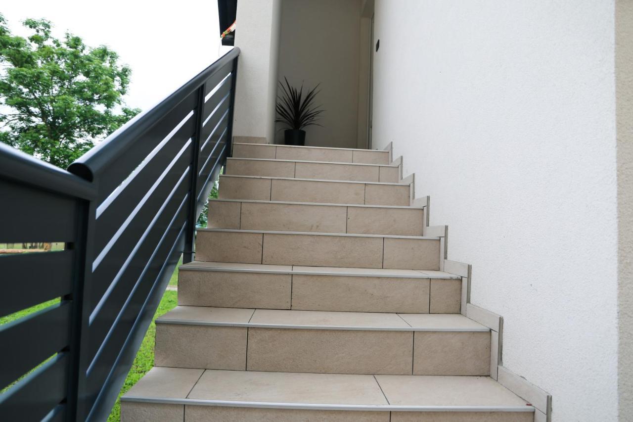 Flora Studio Apartments Korenica Ngoại thất bức ảnh