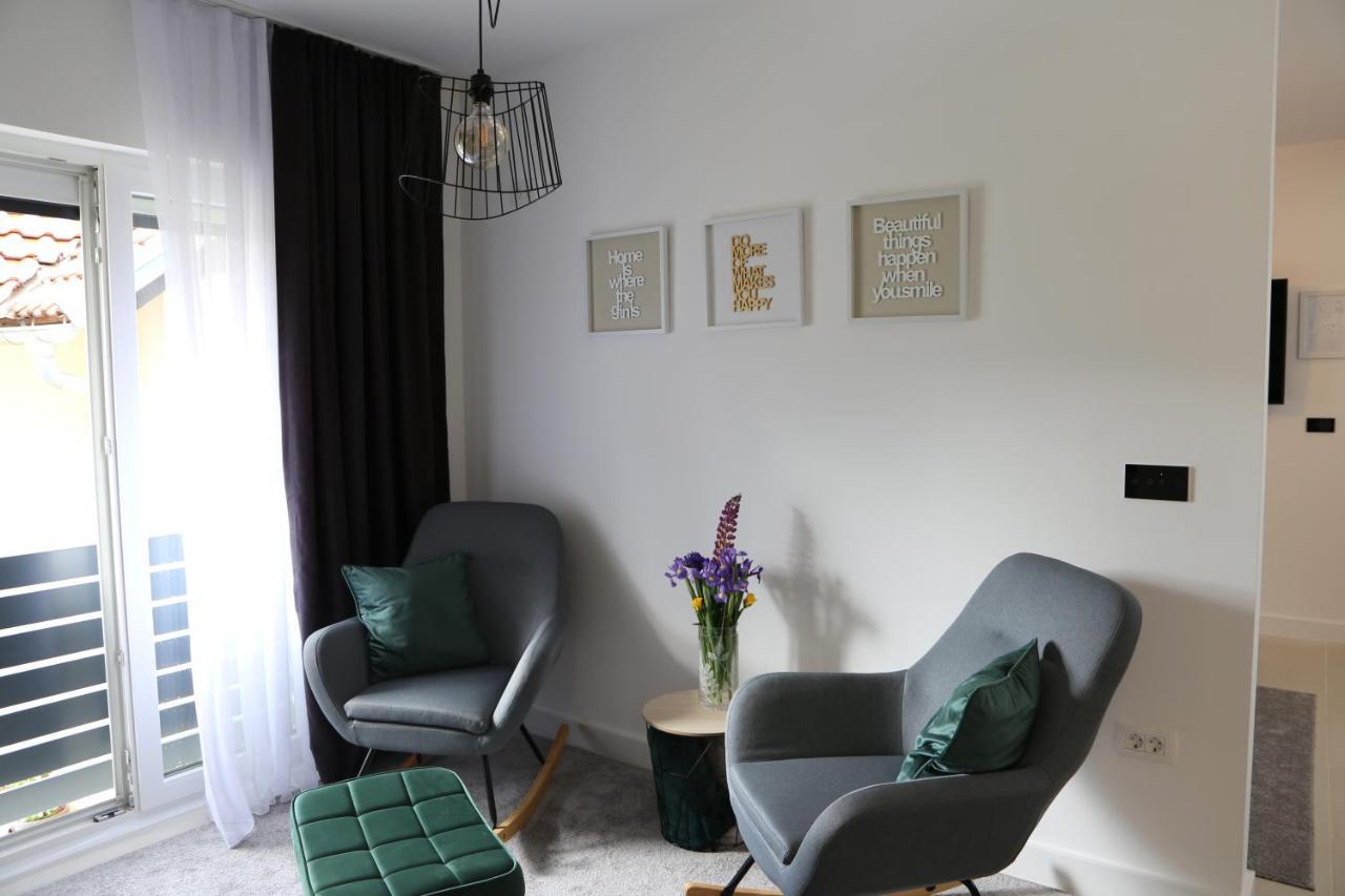 Flora Studio Apartments Korenica Ngoại thất bức ảnh