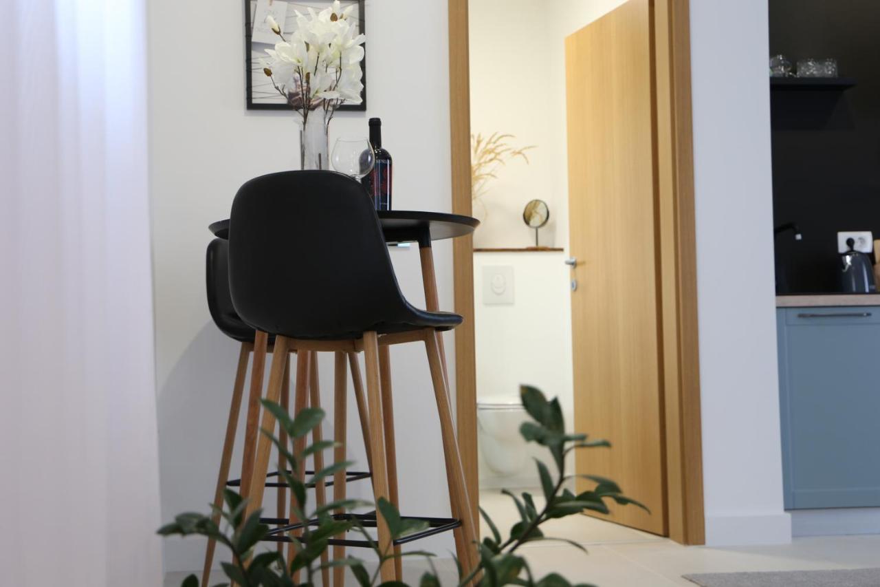 Flora Studio Apartments Korenica Ngoại thất bức ảnh